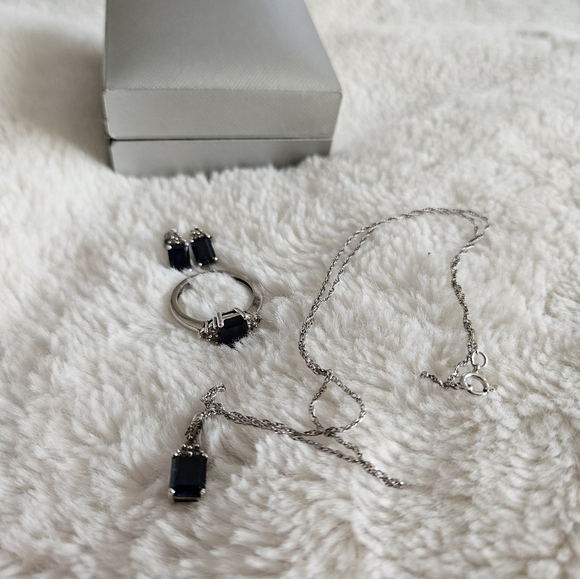 Blue Sapphire set